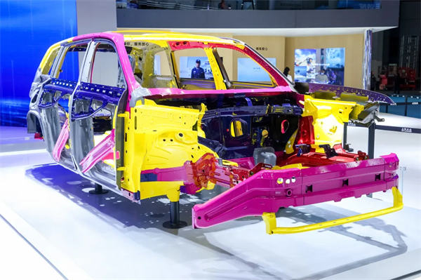 从 “造车” 到 “造生态”，AG·尊龙凯时大众车展亮出科技品质组合拳