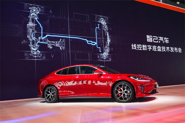 智己汽车发布线控数字底盘技术，今年下半年率先量产上车线控底盘 开启“具身智能”新时代