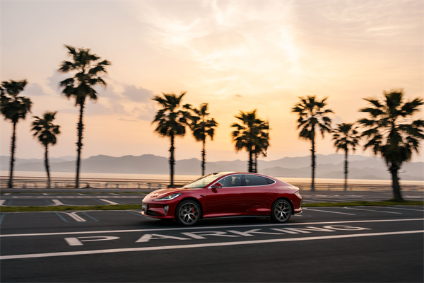 智己汽车发布线控数字底盘技术，今年下半年率先量产上车线控底盘 开启“具身智能”新时代