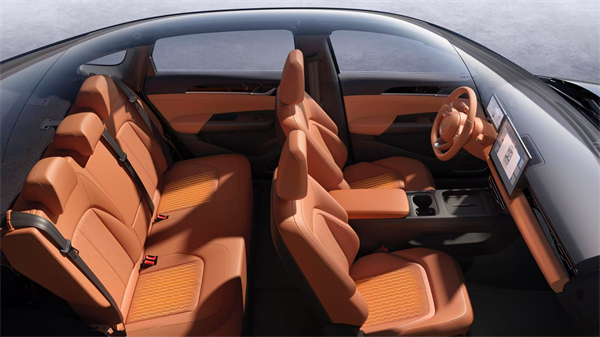 10.98万元起！五菱星光2025款开启预售，携手《和平精英》打造年轻人的智能实战利器！