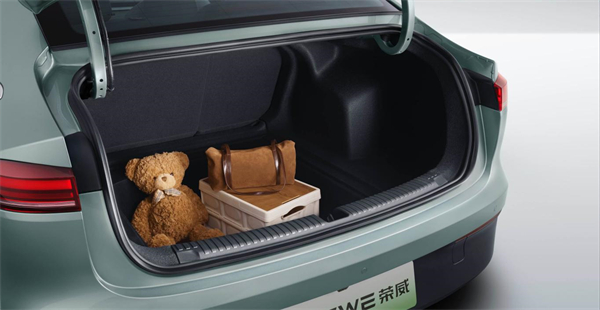 7.98万起！荣威纯电D6上市，A+级市场迎来“价值王者”