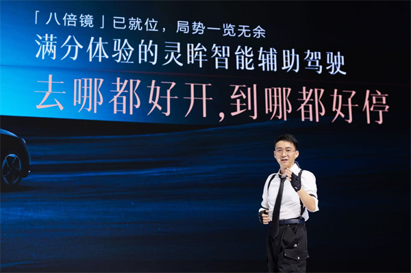 10.98万元起！五菱星光2025款开启预售，携手《和平精英》打造年轻人的智能实战利器！